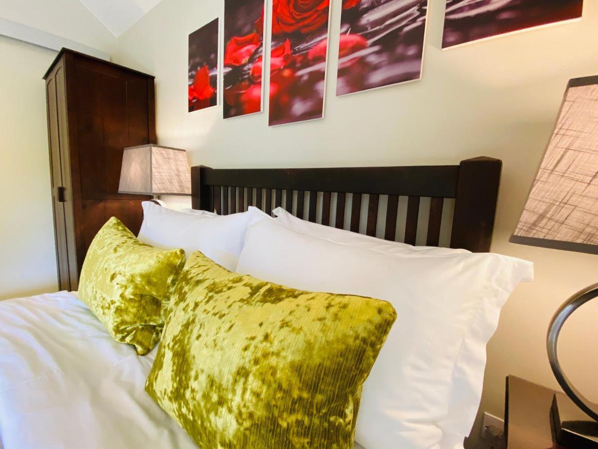 Millers House Boutique B&B เอมส์เวิร์ธ ภายนอก รูปภาพ
