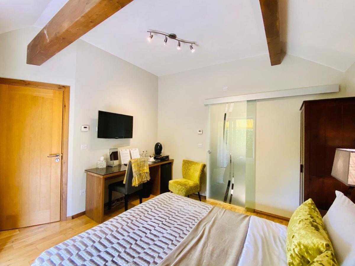 Millers House Boutique B&B เอมส์เวิร์ธ ภายนอก รูปภาพ