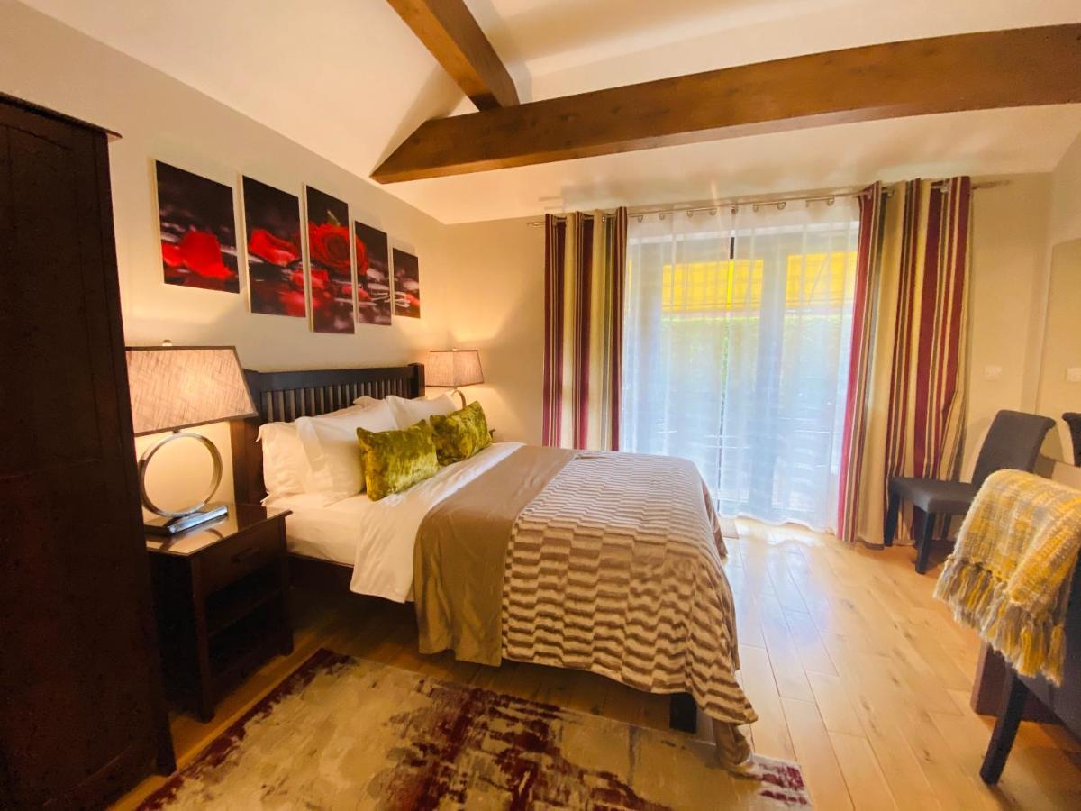 Millers House Boutique B&B เอมส์เวิร์ธ ภายนอก รูปภาพ