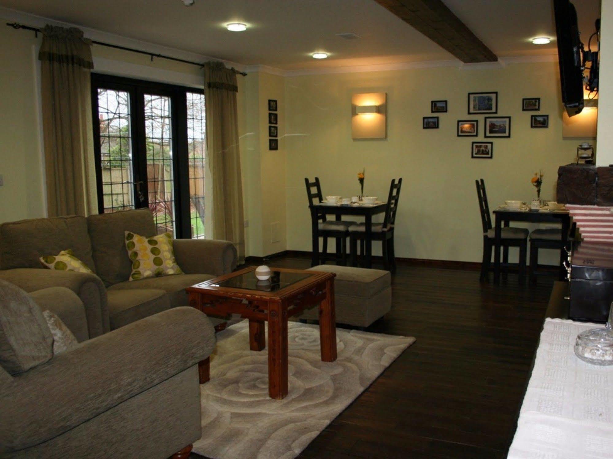Millers House Boutique B&B เอมส์เวิร์ธ ภายนอก รูปภาพ