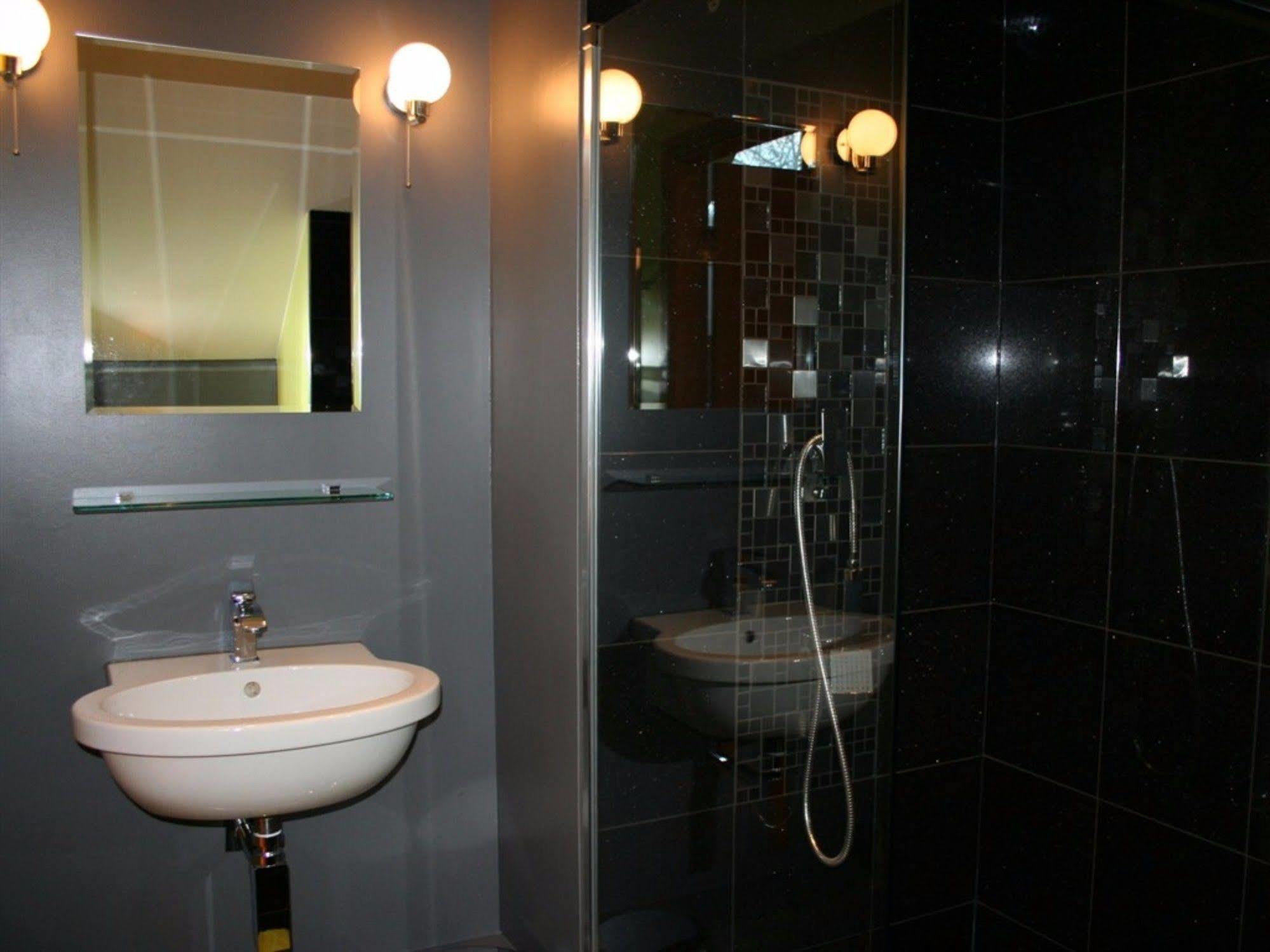 Millers House Boutique B&B เอมส์เวิร์ธ ภายนอก รูปภาพ