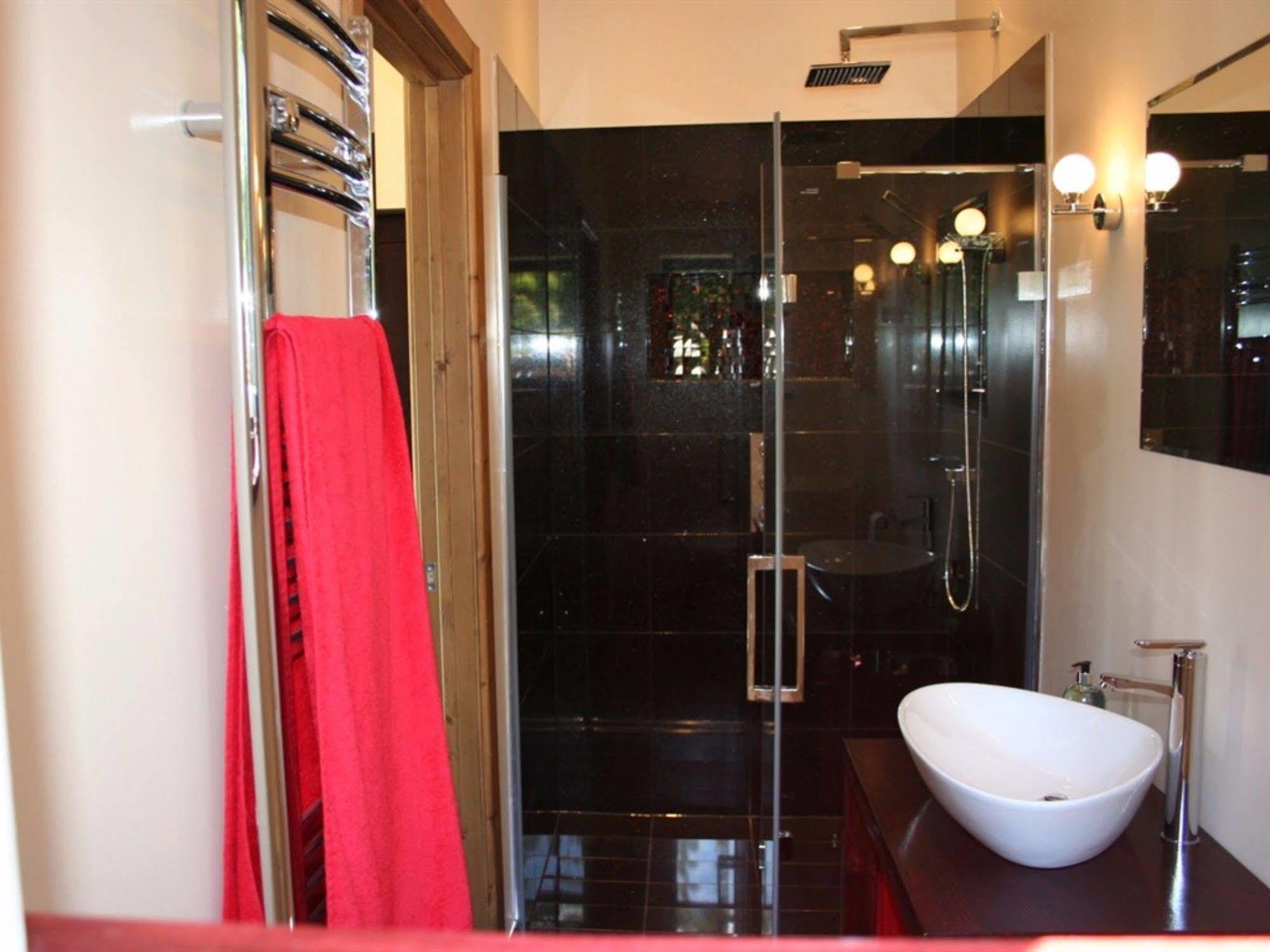 Millers House Boutique B&B เอมส์เวิร์ธ ภายนอก รูปภาพ